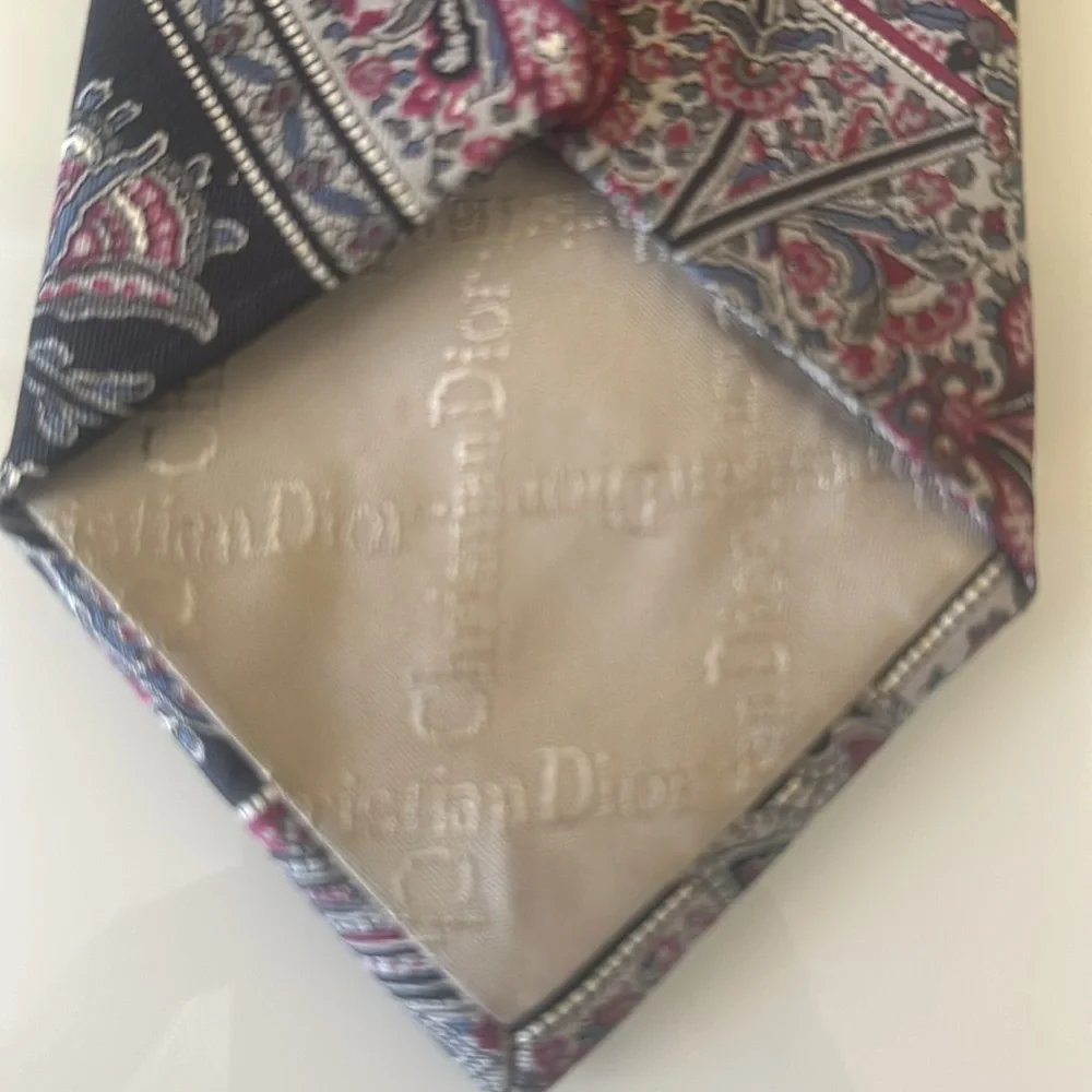 Christian Dior Vintage Gray Botanical Paisley Print 100% Silk Neck Tie